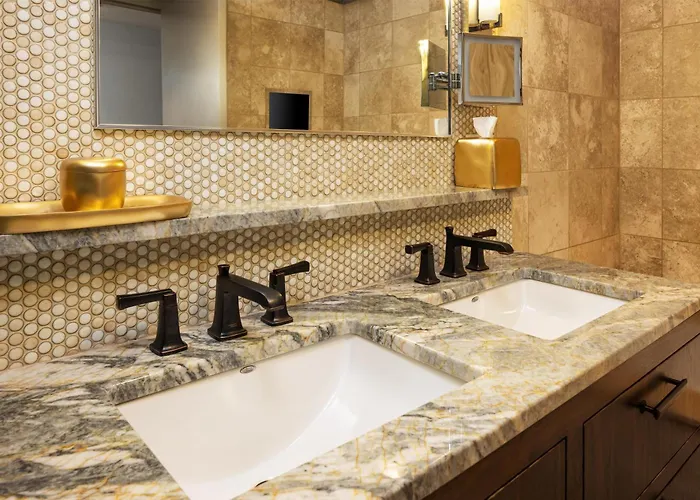 The Lofton Hotel Minneapolis, Tapestry Collection By Hilton